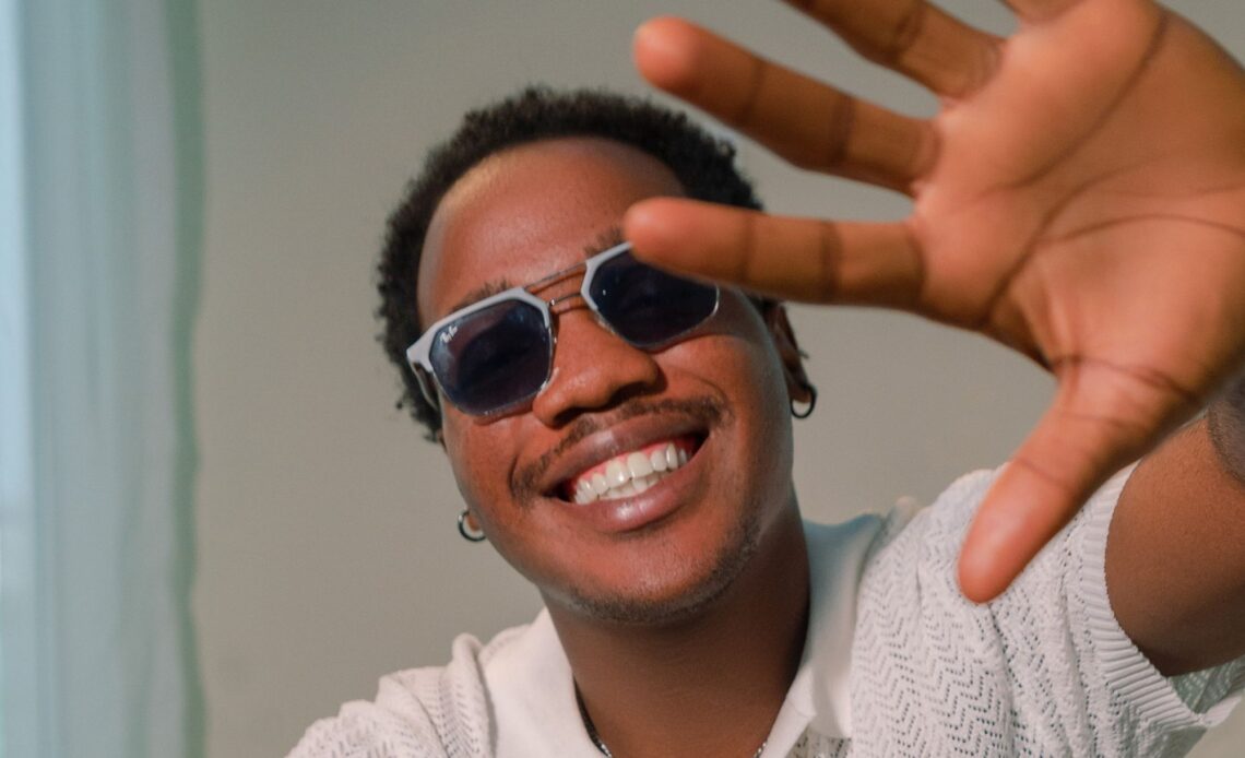 Ghustine Hustine Debut With single,