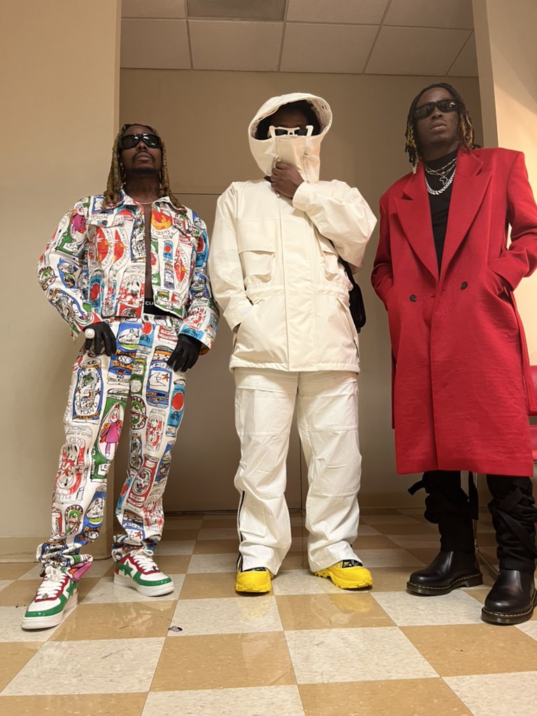 Olamide with Fireboy DML (right) and Asake (left) at the 2022 Headies