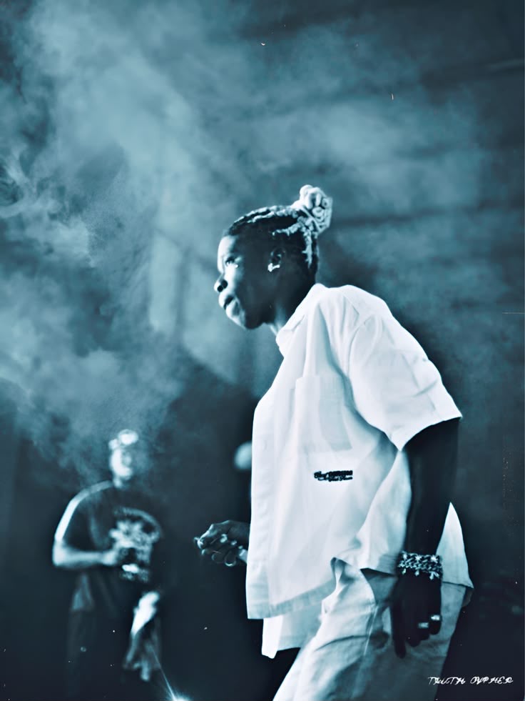 Seyi Vibez